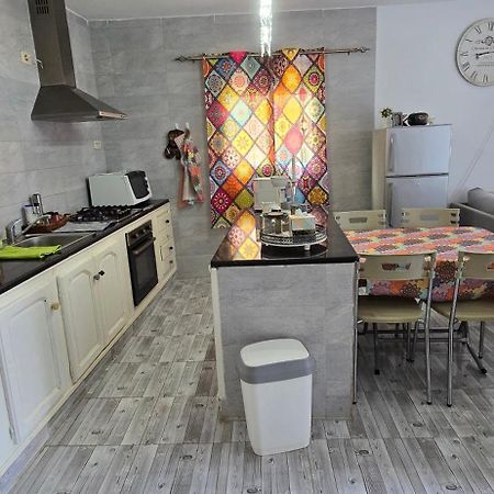 Ain Draham Sejour 1, Appartement Deux Pieces, Prive,Seulement Familles!!! Netflix, Youtube Eksteriør bilde